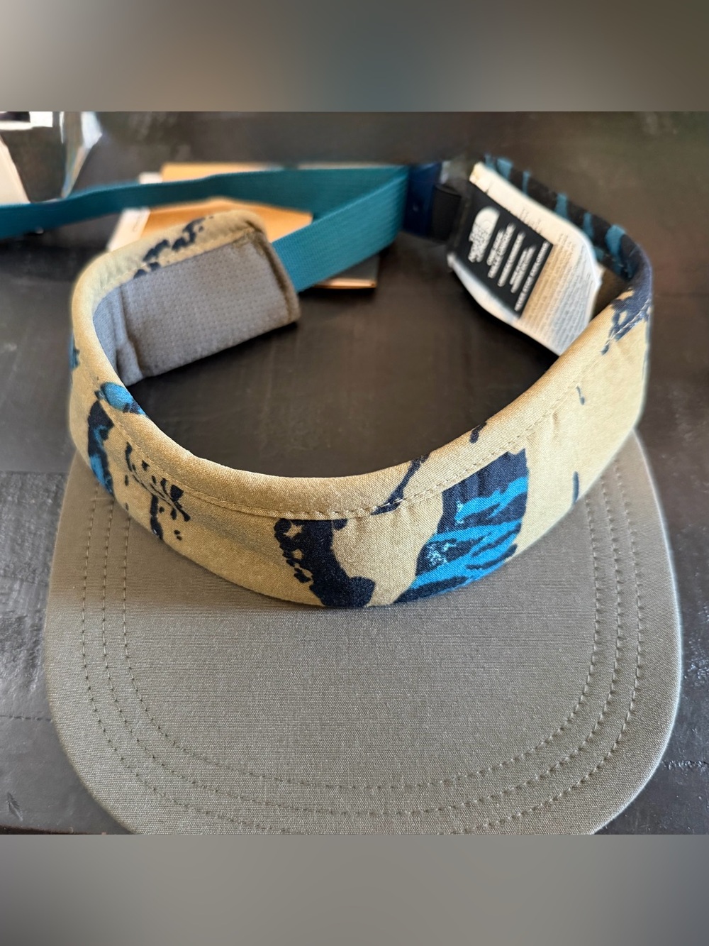 The north face class v visor- nwt